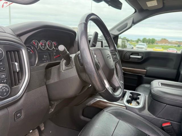 Used 2020 Chevrolet Silverado 1500 LT Trail Boss w/ Midnight Edition AWD/4WD image 13