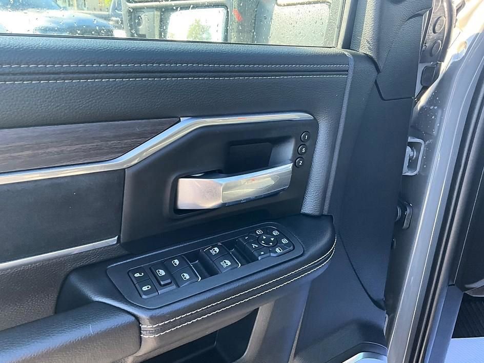 New 2026 RAM 3500 Laramie AWD/4WD image 12