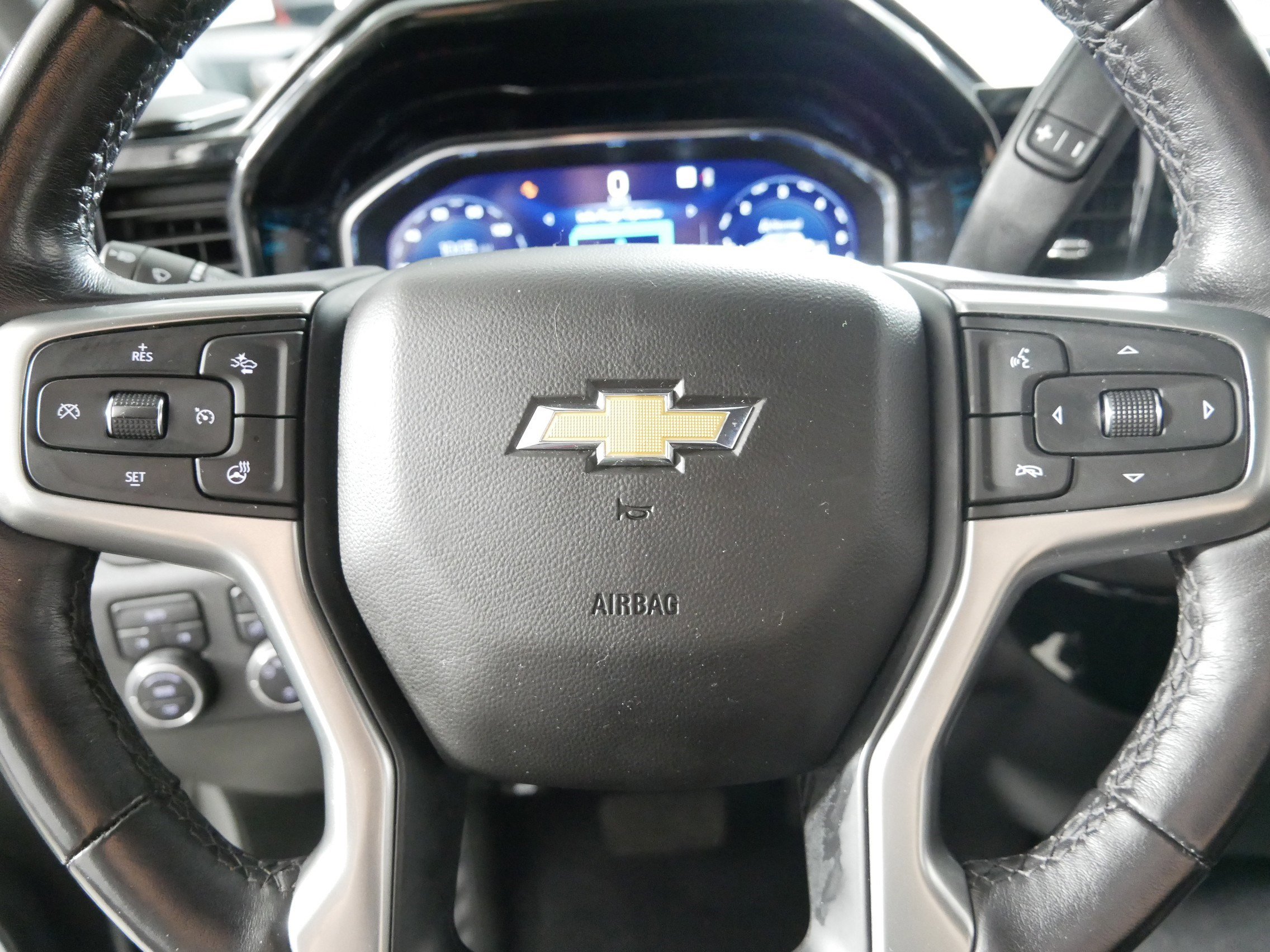 Used 2022 Chevrolet Silverado 1500 LT AWD/4WD image 25