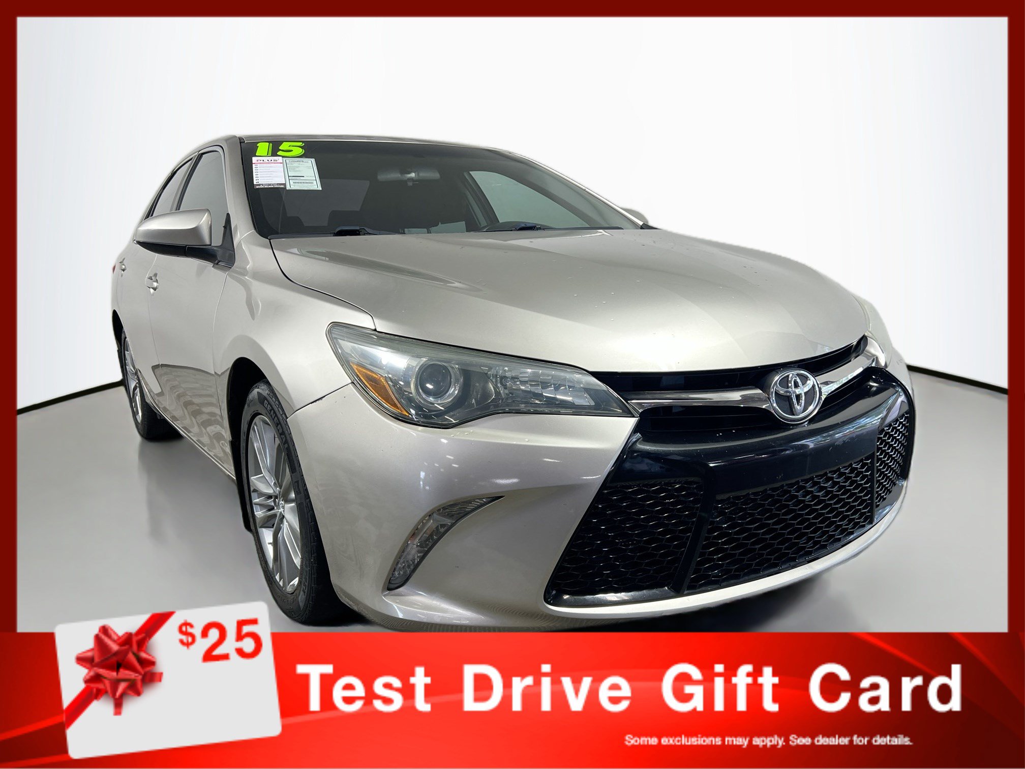 Used 2015 Toyota Camry SE FWD image 1