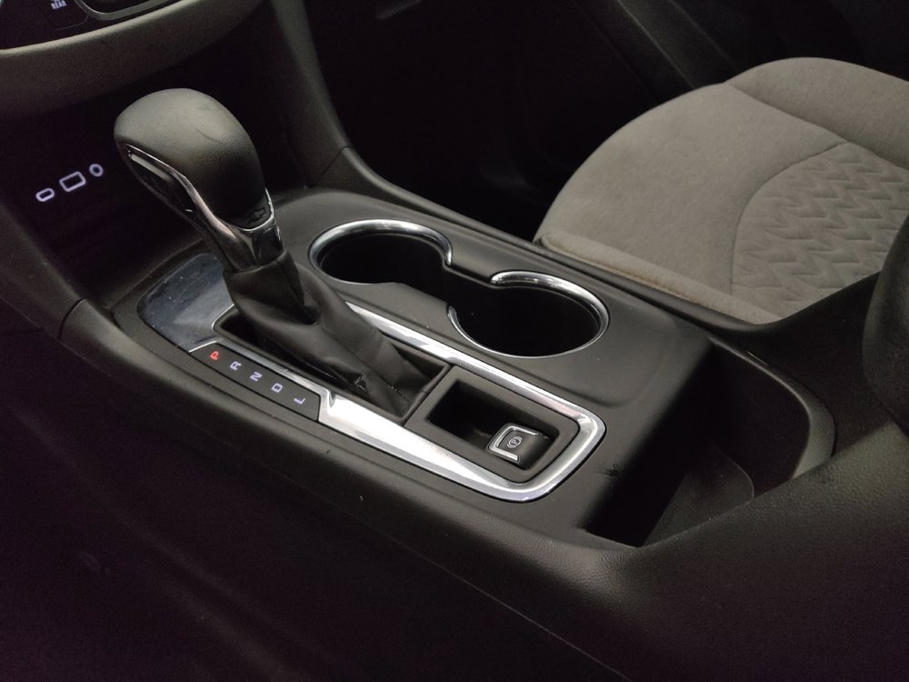 Used 2022 Chevrolet Equinox LS w/ LS Convenience Package FWD image 26
