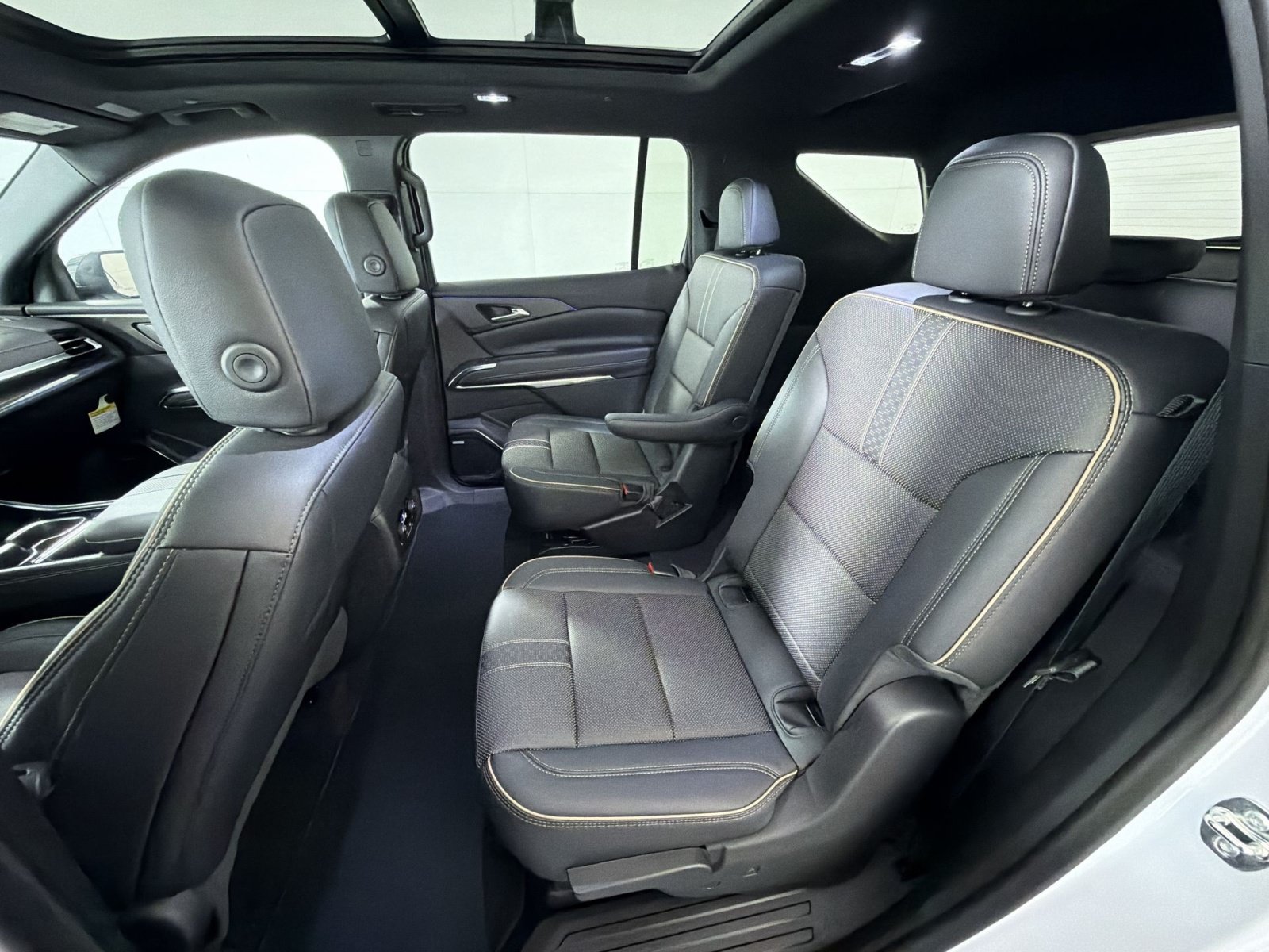 New 2026 Chevrolet Traverse High Country FWD image 25