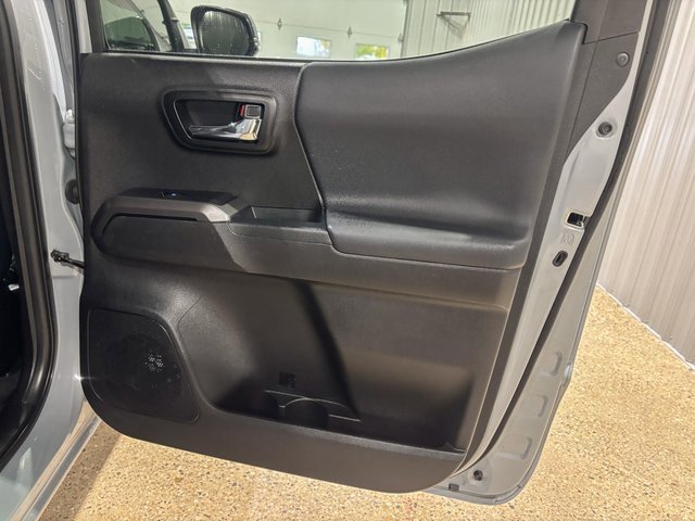 Used 2021 Toyota Tacoma TRD Off-Road w/ TRD Premium Off Road Package image 28