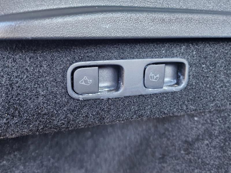 Used 2024 Tesla Model Y Long Range RWD image 68