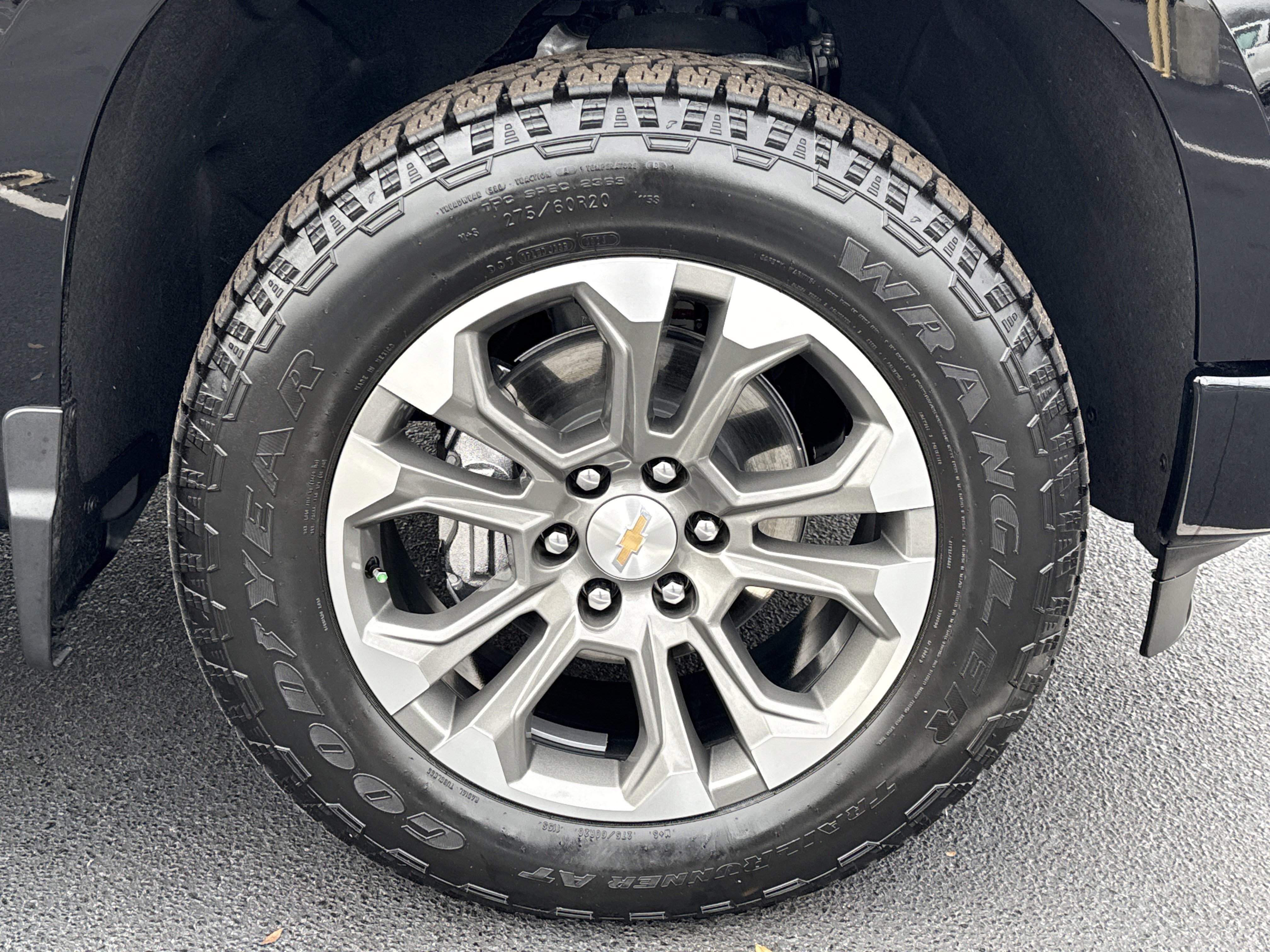 Certified 2025 Chevrolet Silverado 1500 High Country w/ Technology Package image 13