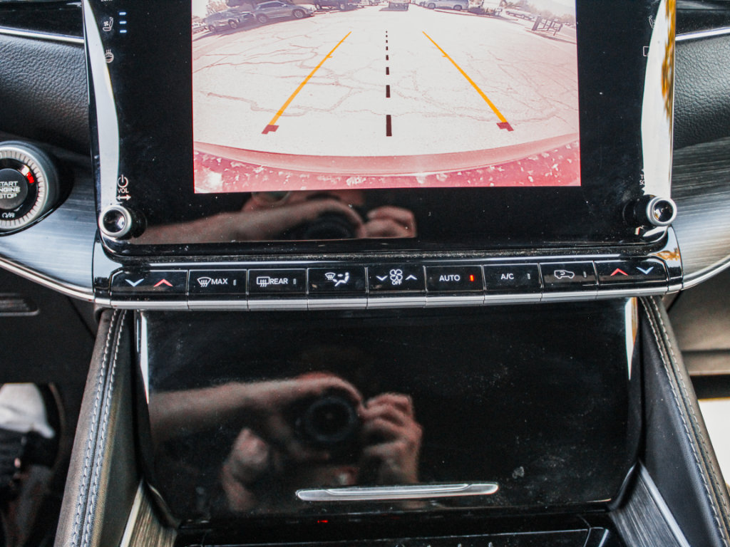 Used 2023 Jeep Wagoneer L Series II RWD image 22
