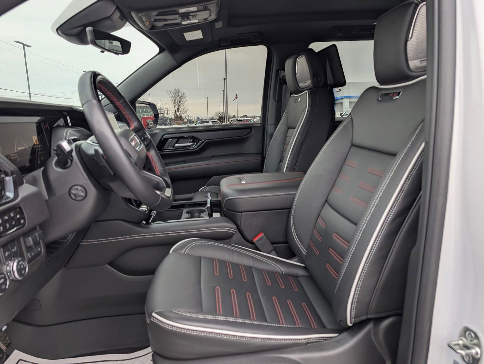 Certified 2025 GMC Yukon AT4 Ultimate w/ LPO, Floor Liner Package image 11