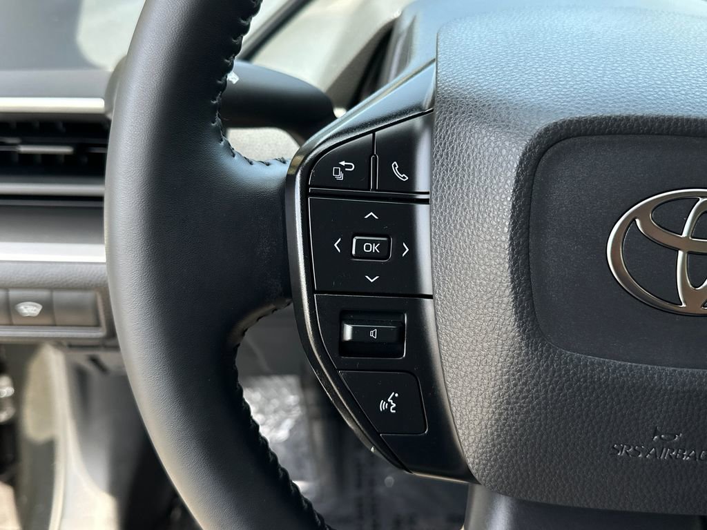 Used 2025 Toyota Prius LE FWD image 22