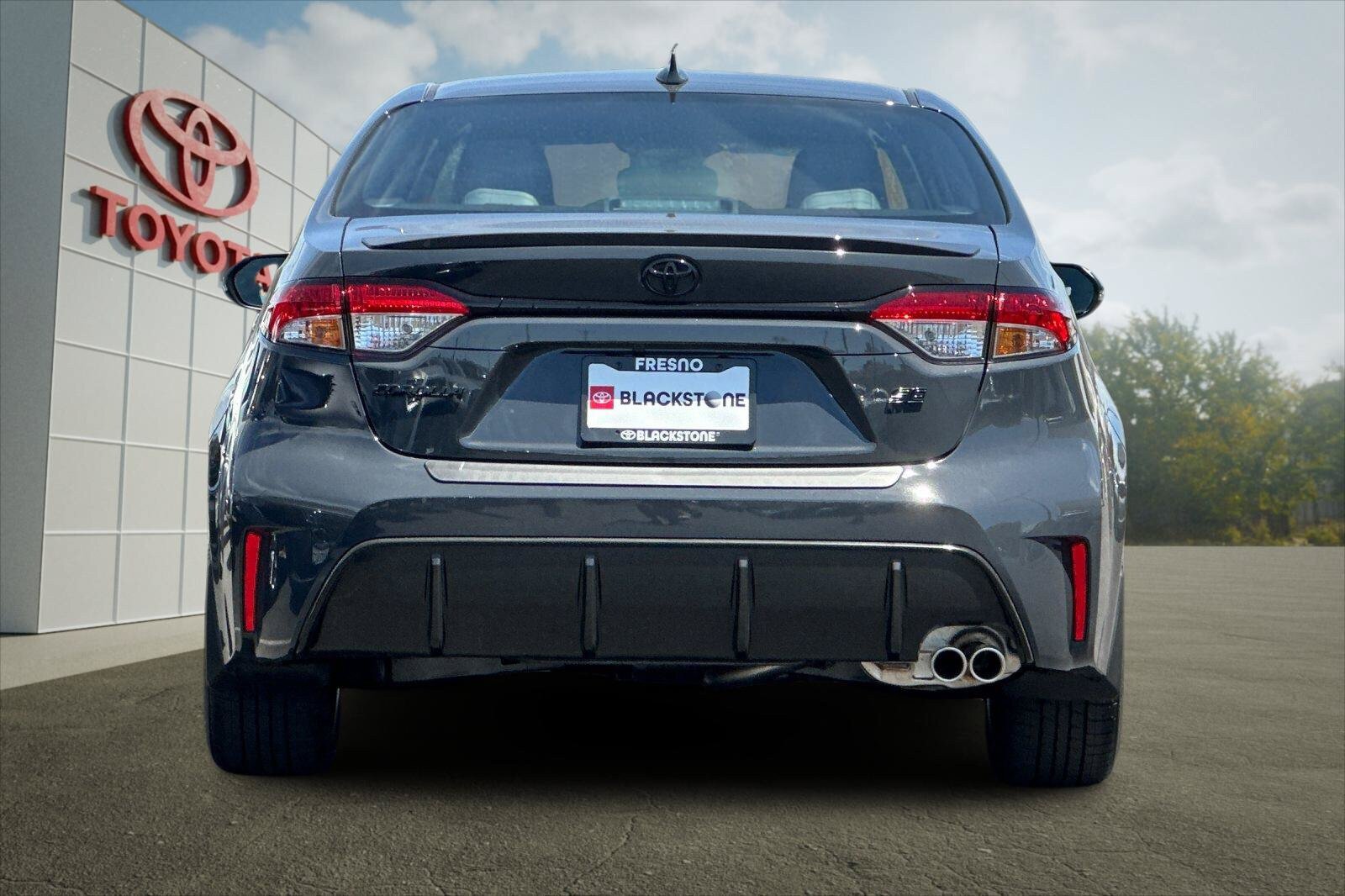 Certified 2026 Toyota Corolla SE w/ SE Package FWD image 4
