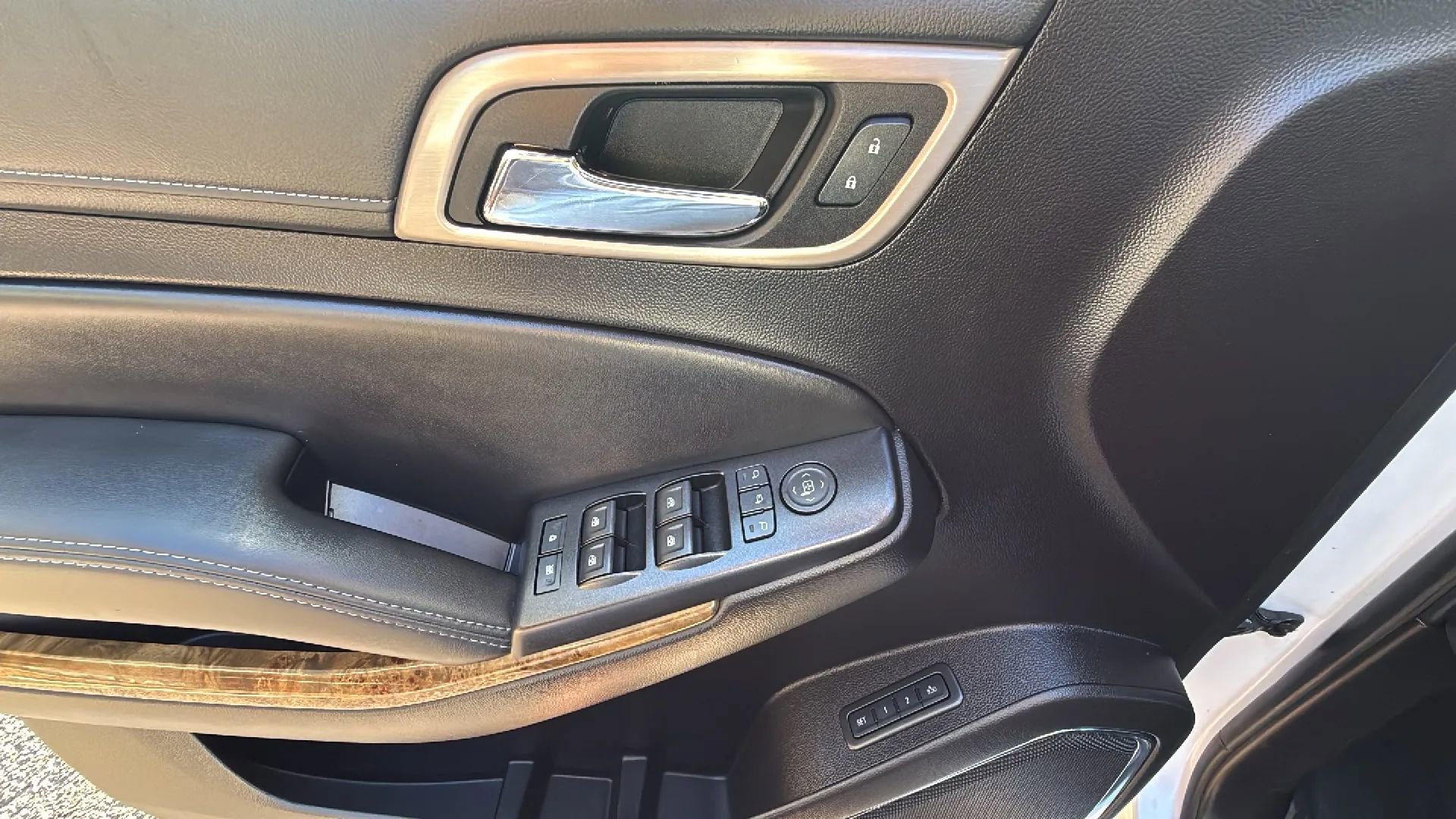 Used 2016 GMC Yukon Denali w/ Open Road Package image 10