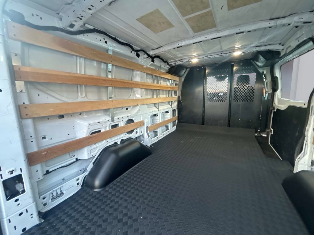 Used 2024 Ford Transit 250 Low Roof w/ Exterior Upgrade Package RWD image 13