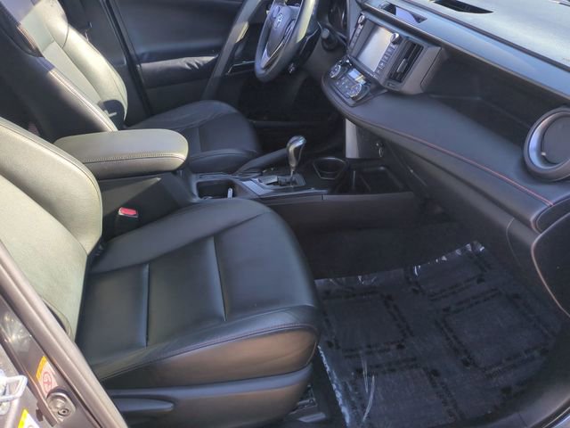 Used 2017 Toyota RAV4 SE image 37