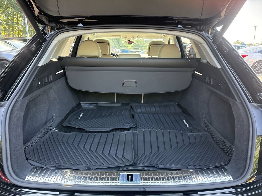 Used 2024 Audi Q8 e-tron Premium Plus AWD/4WD image 21