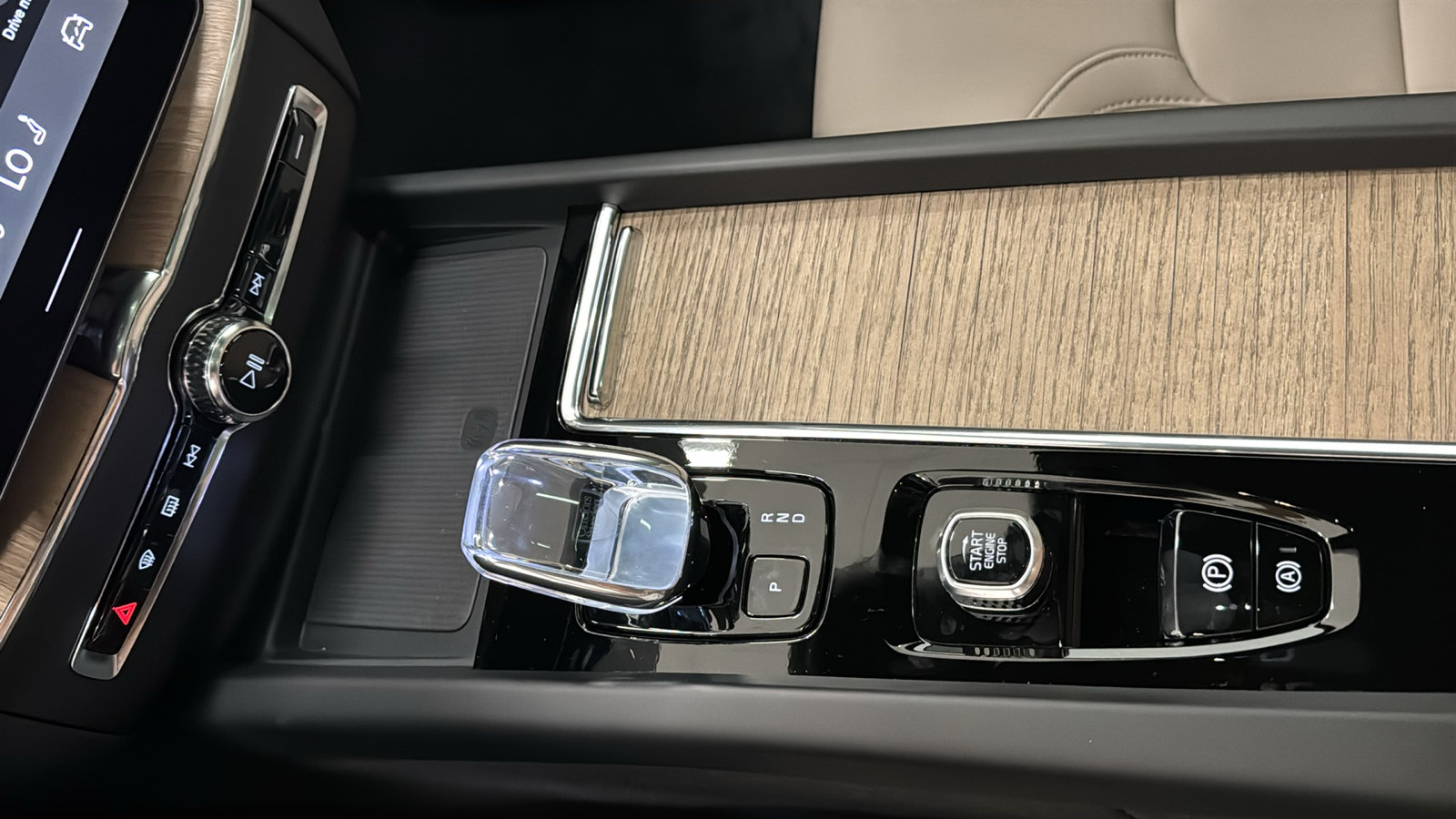 New 2027 Volvo XC60 B5 Core AWD/4WD image 19