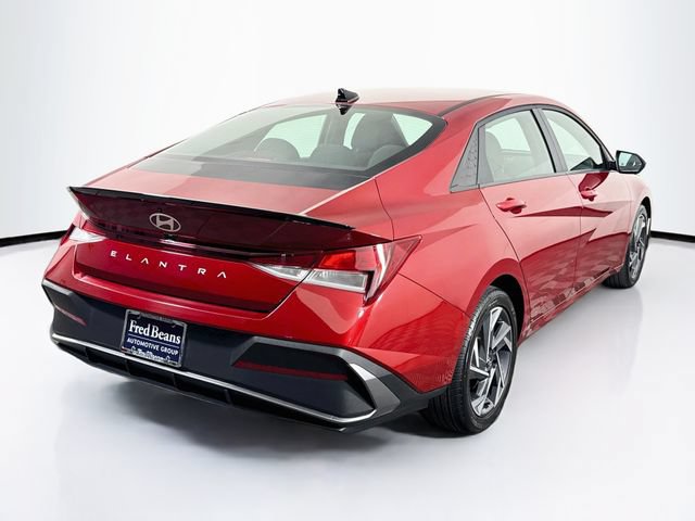 Certified 2025 Hyundai Elantra Sport FWD image 8