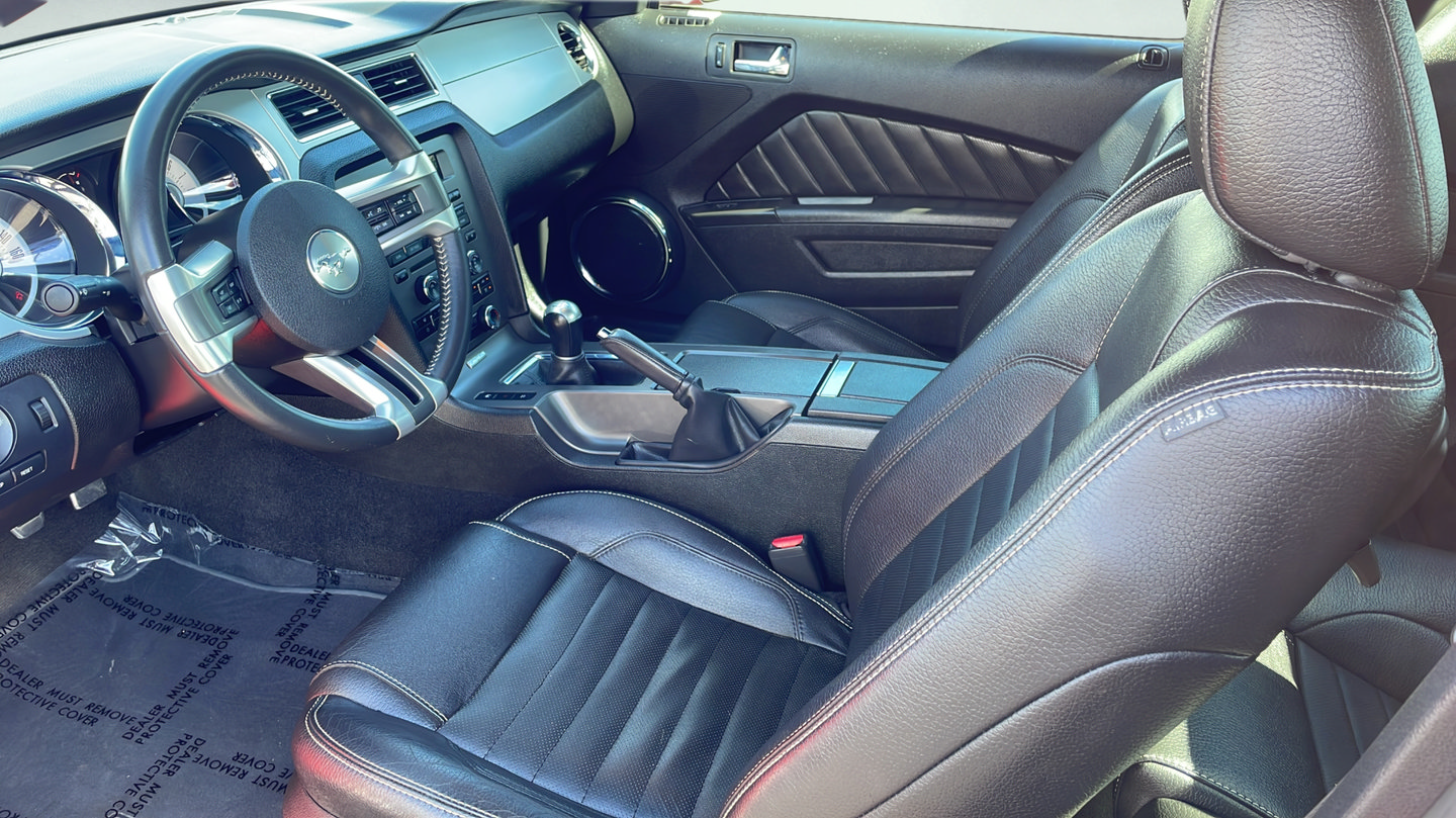 Used 2011 Ford Mustang GT Premium w/ Brembo Brake Pkg RWD image 17