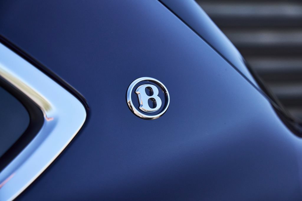 Used 2025 Bentley Bentayga Extended Wheelbase AWD/4WD image 9