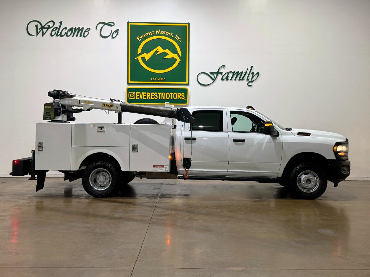 Used 2024 RAM 3500 Tradesman AWD/4WD image 10