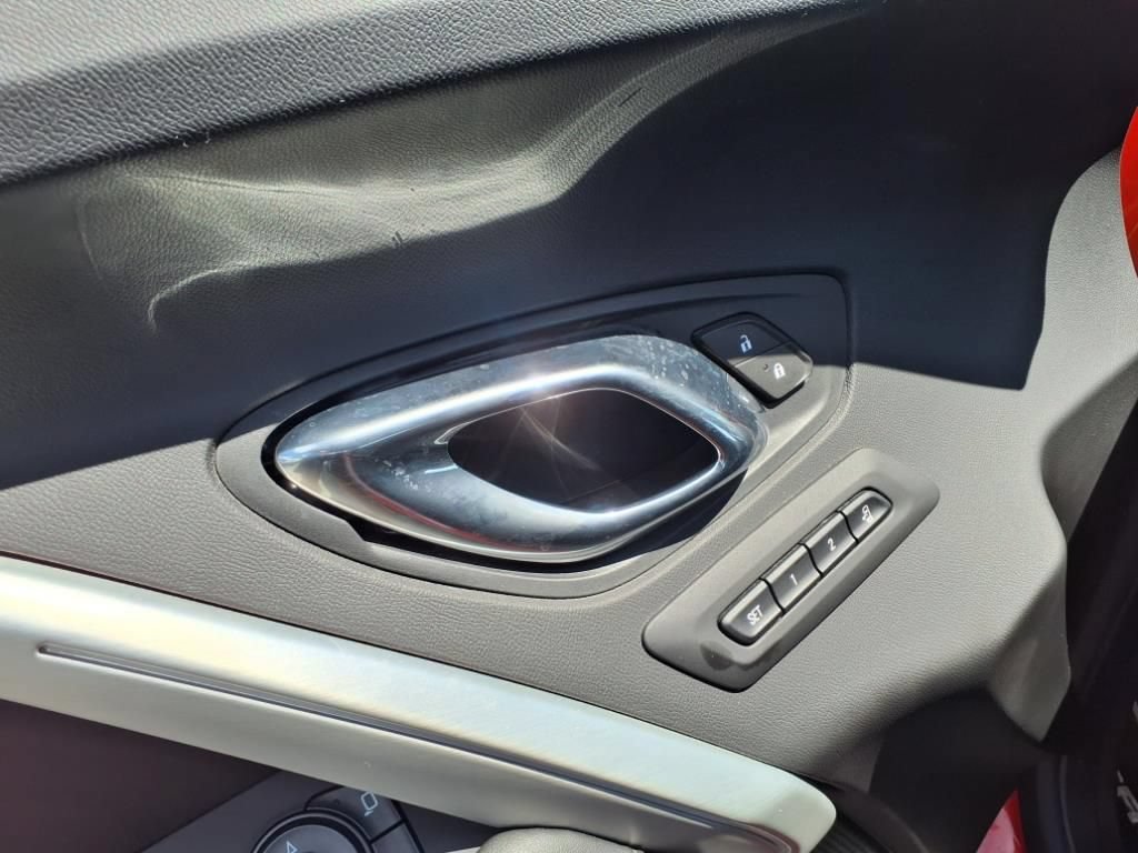 Used 2021 Chevrolet Camaro LT RWD image 10