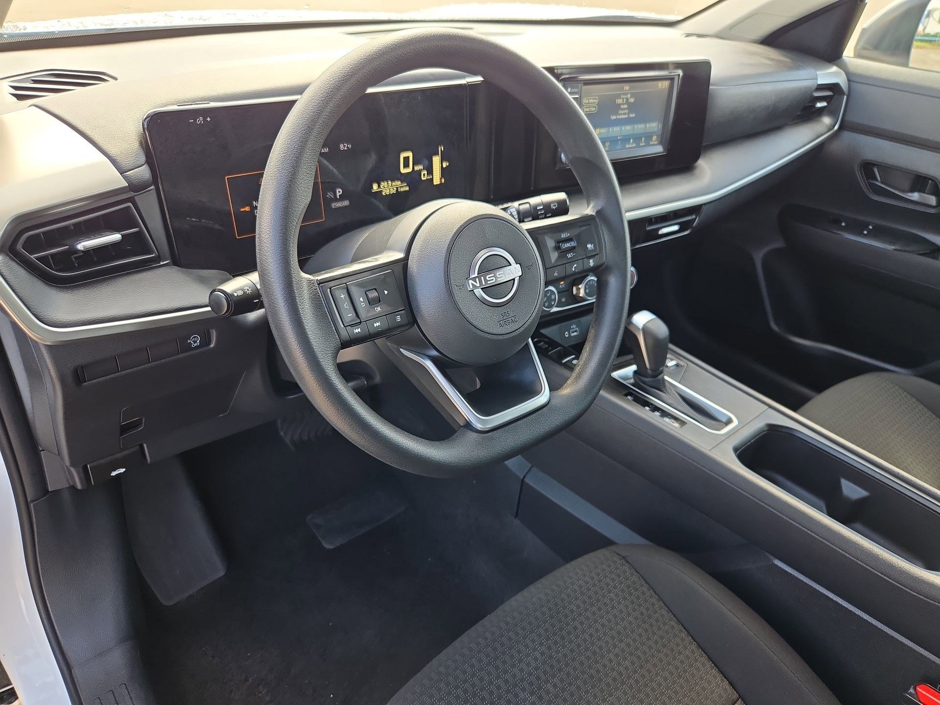 Used 2025 Nissan Kicks S FWD image 13