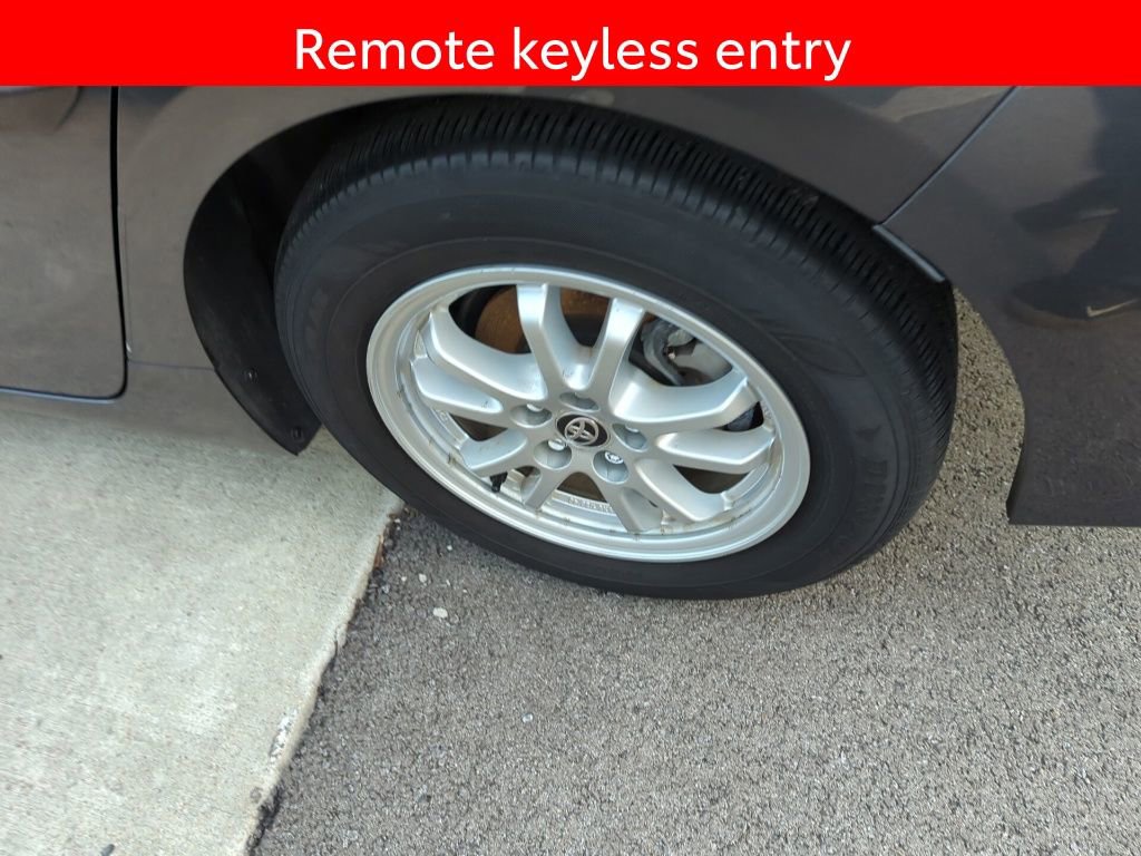 Used 2021 Toyota Prius Prime XLE image 5