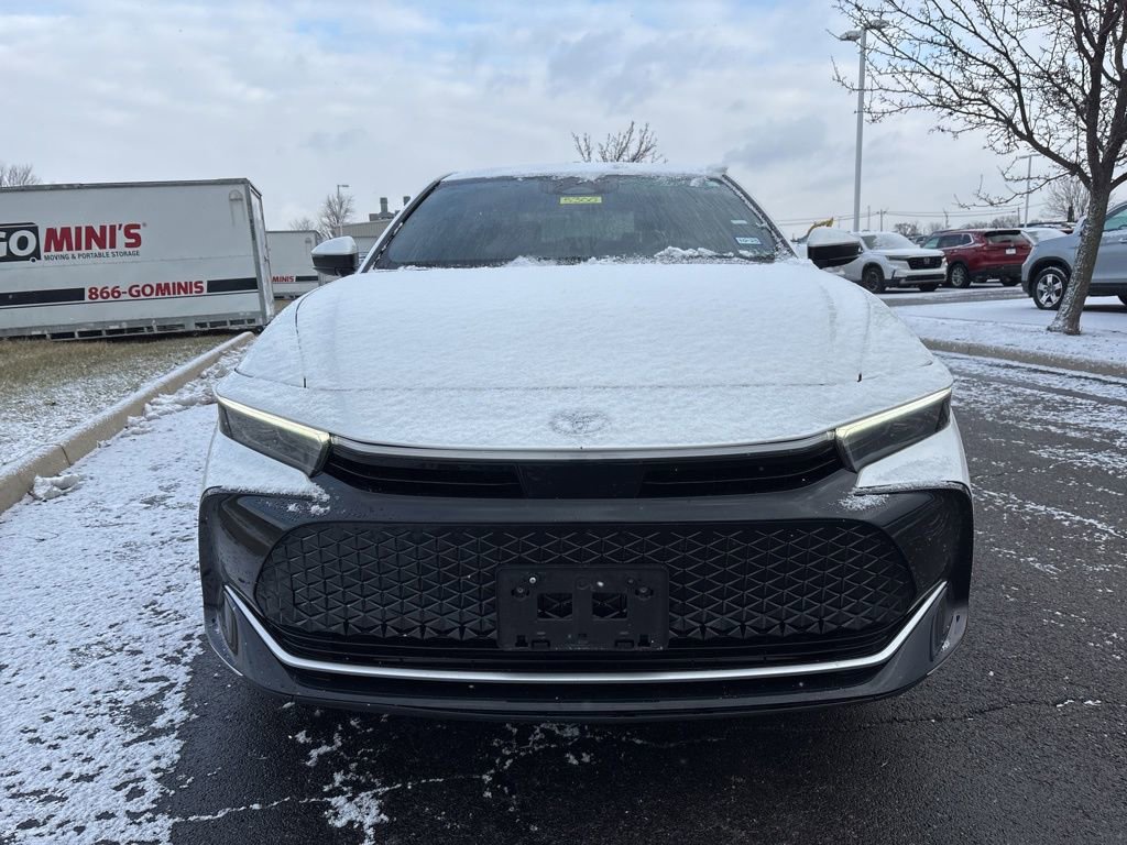 Used 2023 Toyota Crown XLE image 2