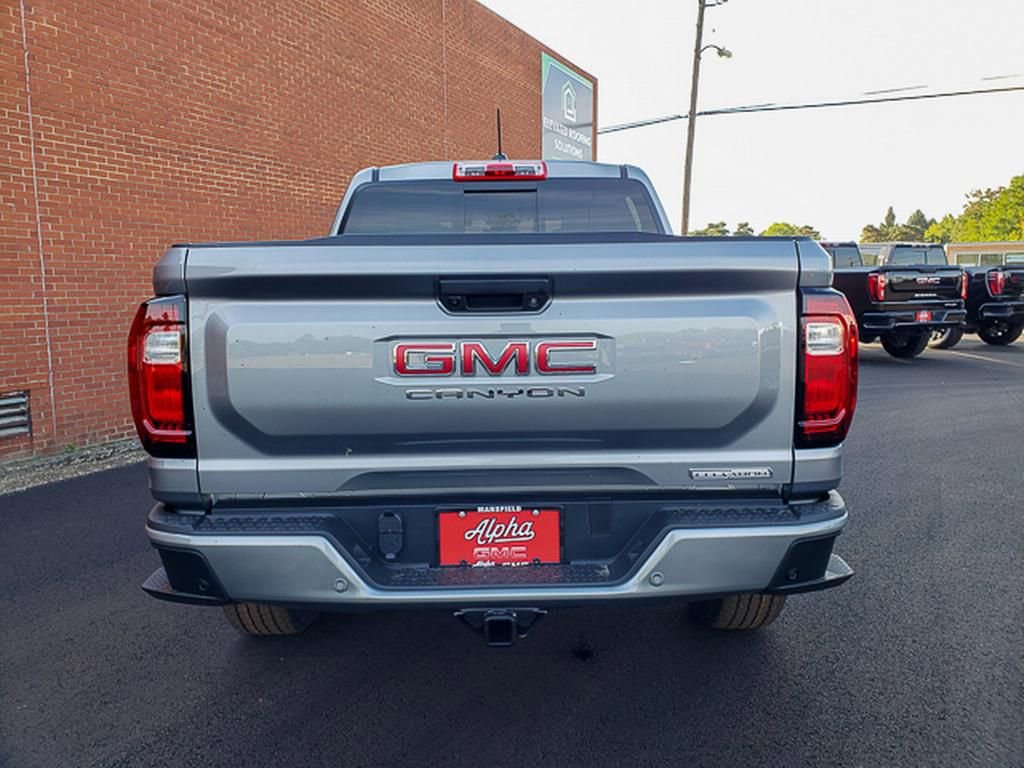 New 2026 GMC Canyon Elevation w/ Convenience Package image 4