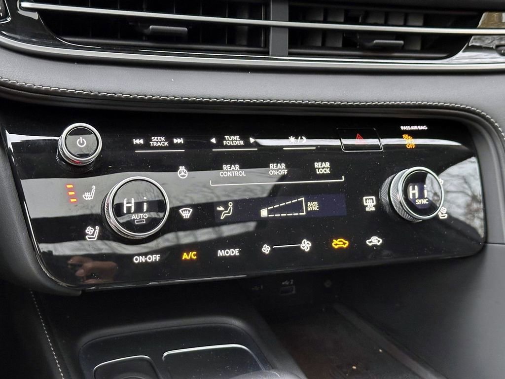 Used 2024 INFINITI QX60 Luxe w/ Performance Audio Package image 31