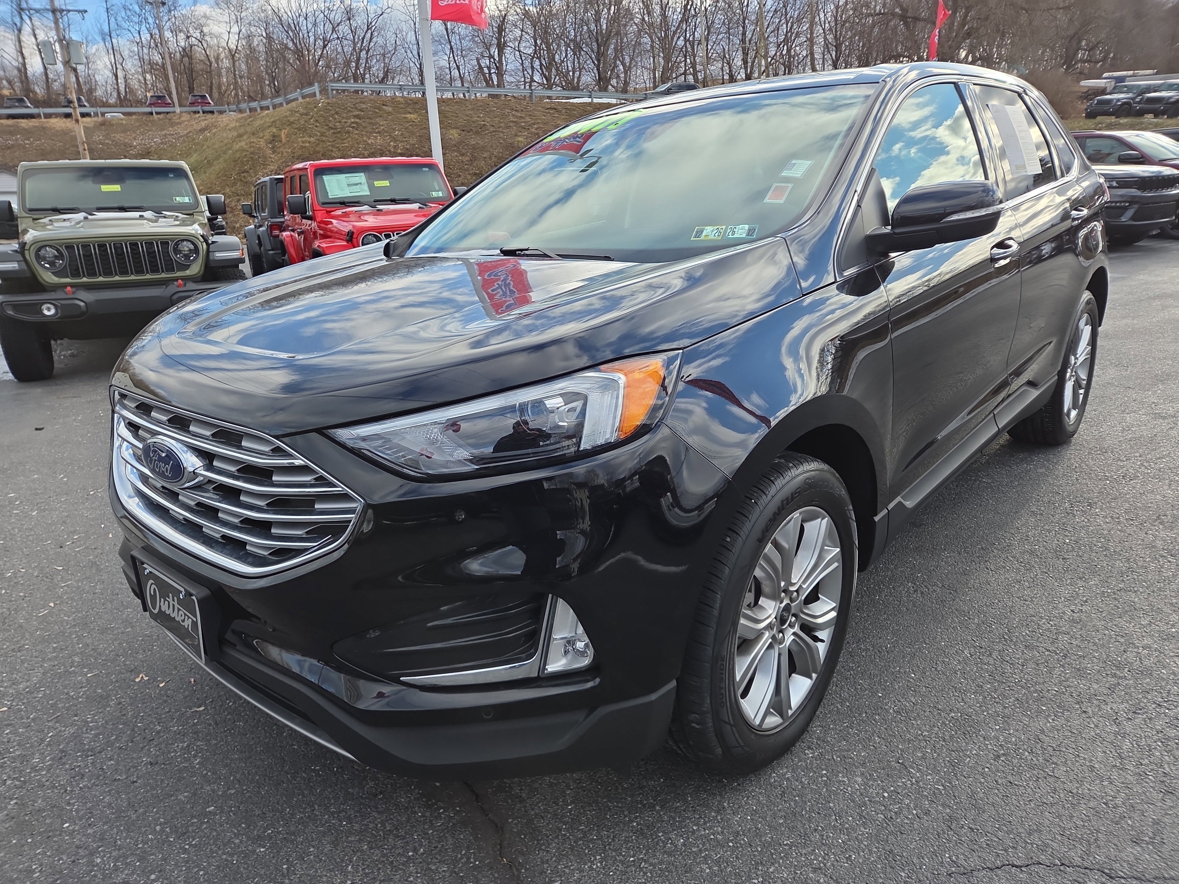 Used 2024 Ford Edge Titanium AWD/4WD image 7