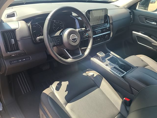 Used 2024 Nissan Pathfinder SL FWD image 13