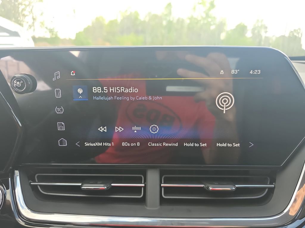 New 2026 Chevrolet Trax RS w/ Sunroof Package image 24