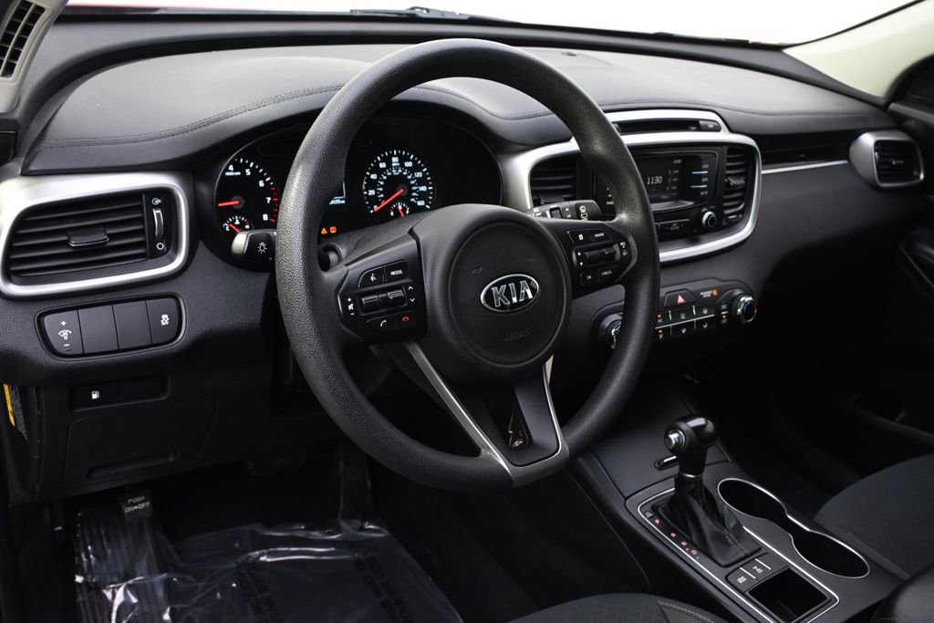 Used 2017 Kia Sorento LX image 11