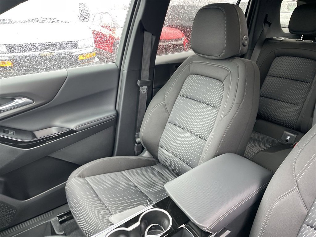 New 2026 Chevrolet Equinox LT w/ LPO, Floor Liner Package image 24