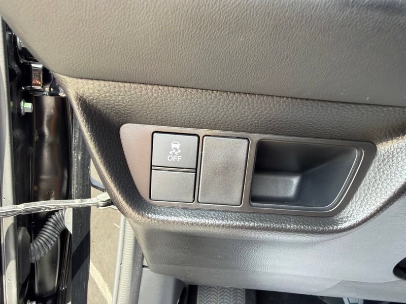 Used 2025 Honda HR-V EX-L image 18