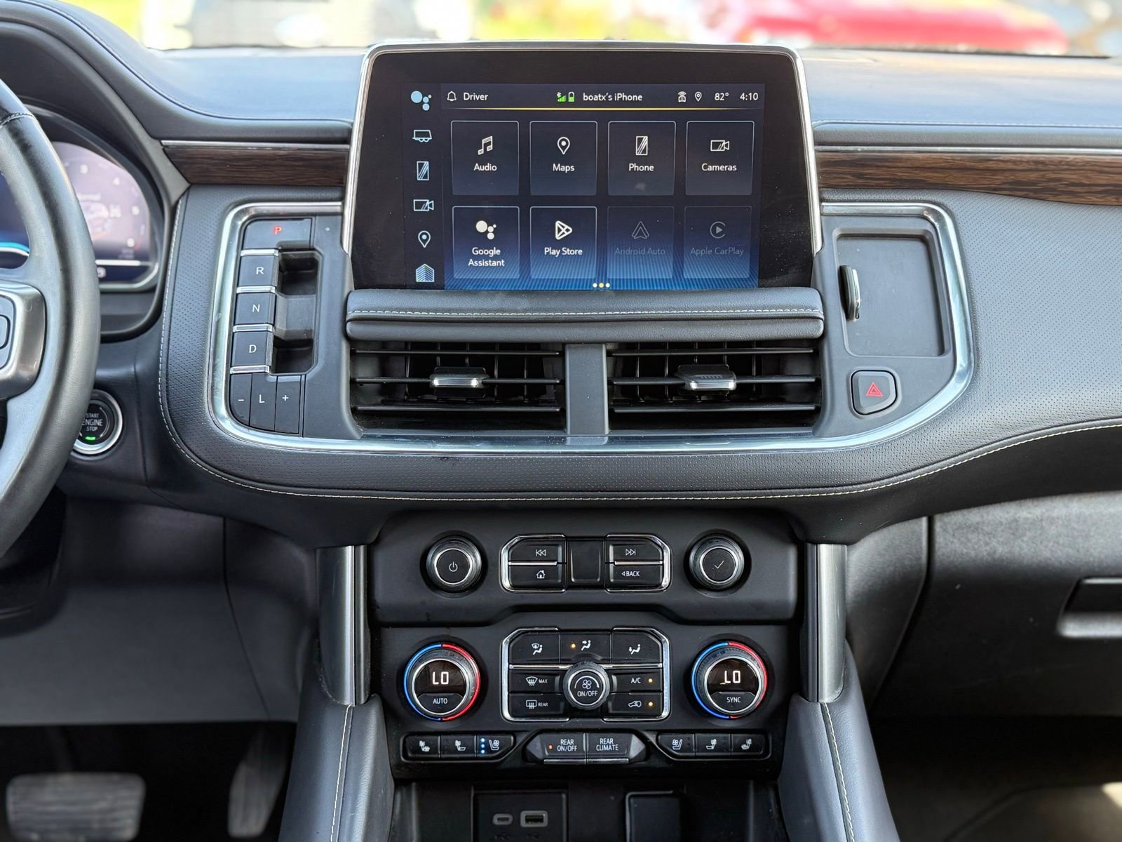 Used 2023 Chevrolet Suburban Premier image 18