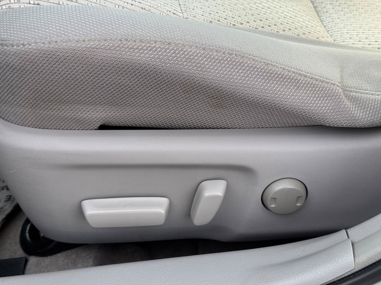 Used 2013 Toyota Camry XLE FWD image 14