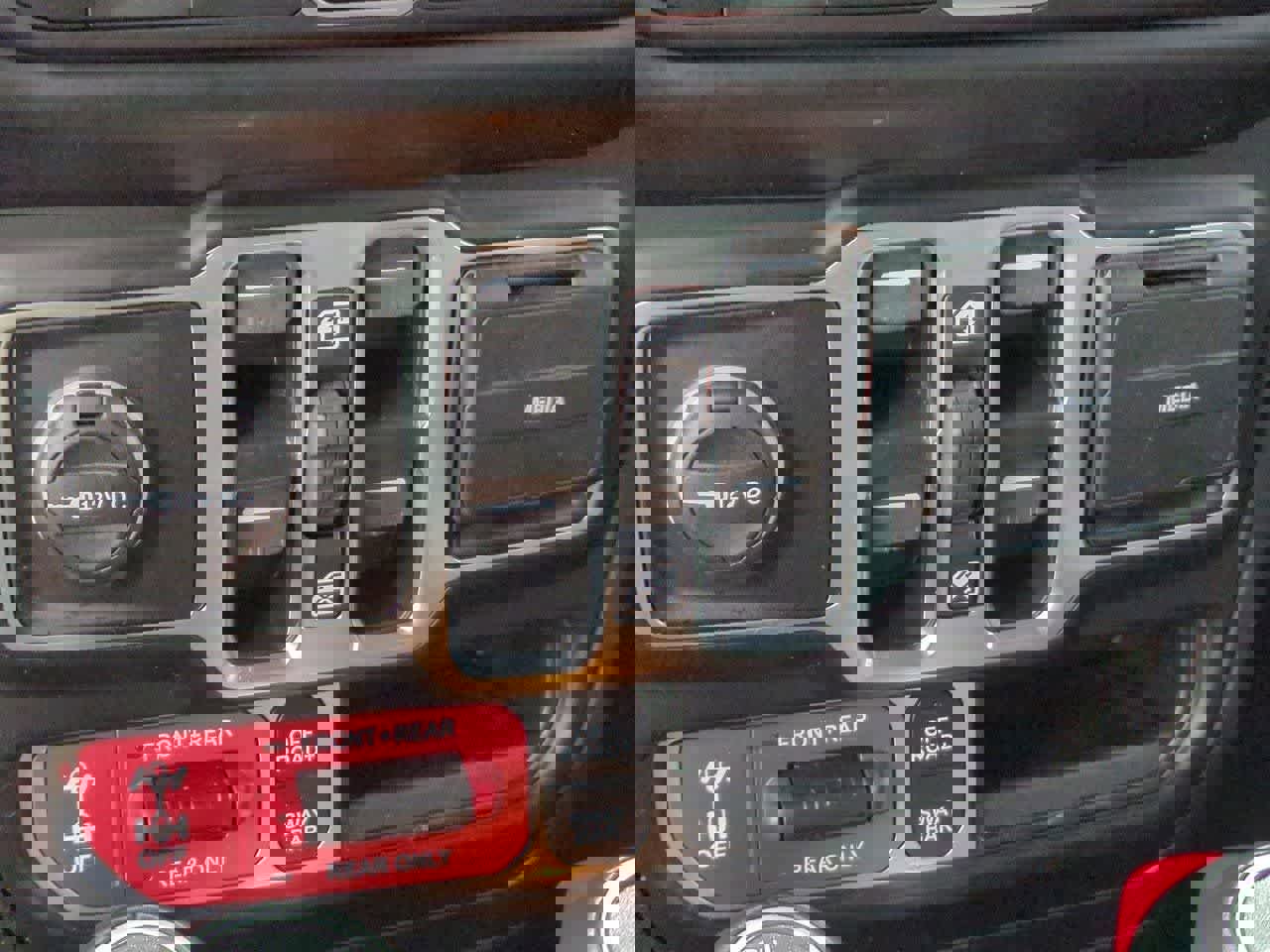 Used 2021 Jeep Wrangler Unlimited Rubicon w/ Cold Weather Group image 29