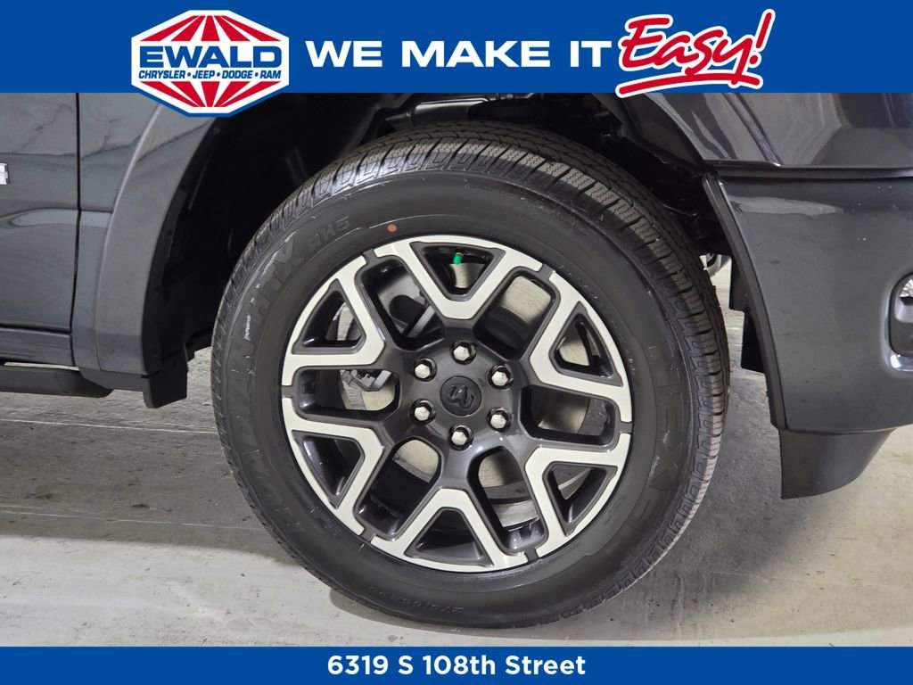 New 2026 RAM 1500 Laramie AWD/4WD image 21