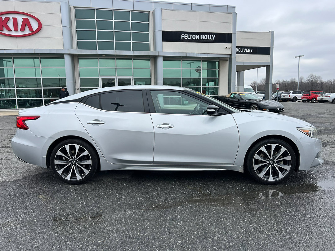 Used 2017 Nissan Maxima SR image 7