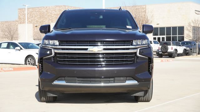 Used 2024 Chevrolet Suburban LT image 2