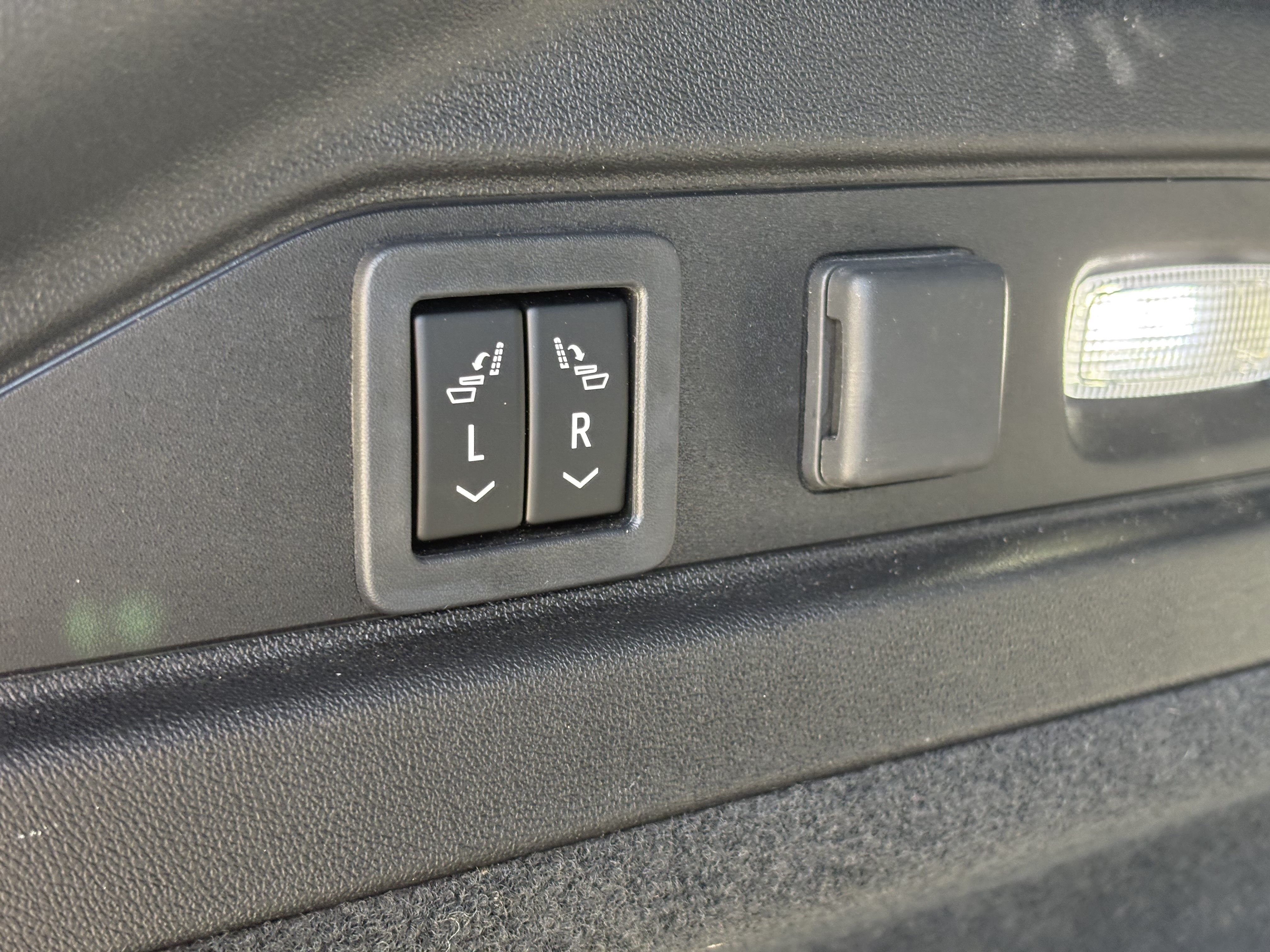 Certified 2024 Cadillac Lyriq Luxury AWD/4WD image 11