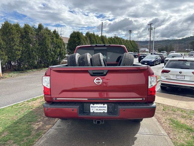 Used 2017 Nissan Titan SV image 5
