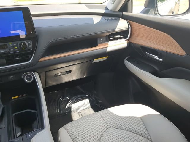 Certified 2026 Toyota Grand Highlander AWD Hybrid image 17