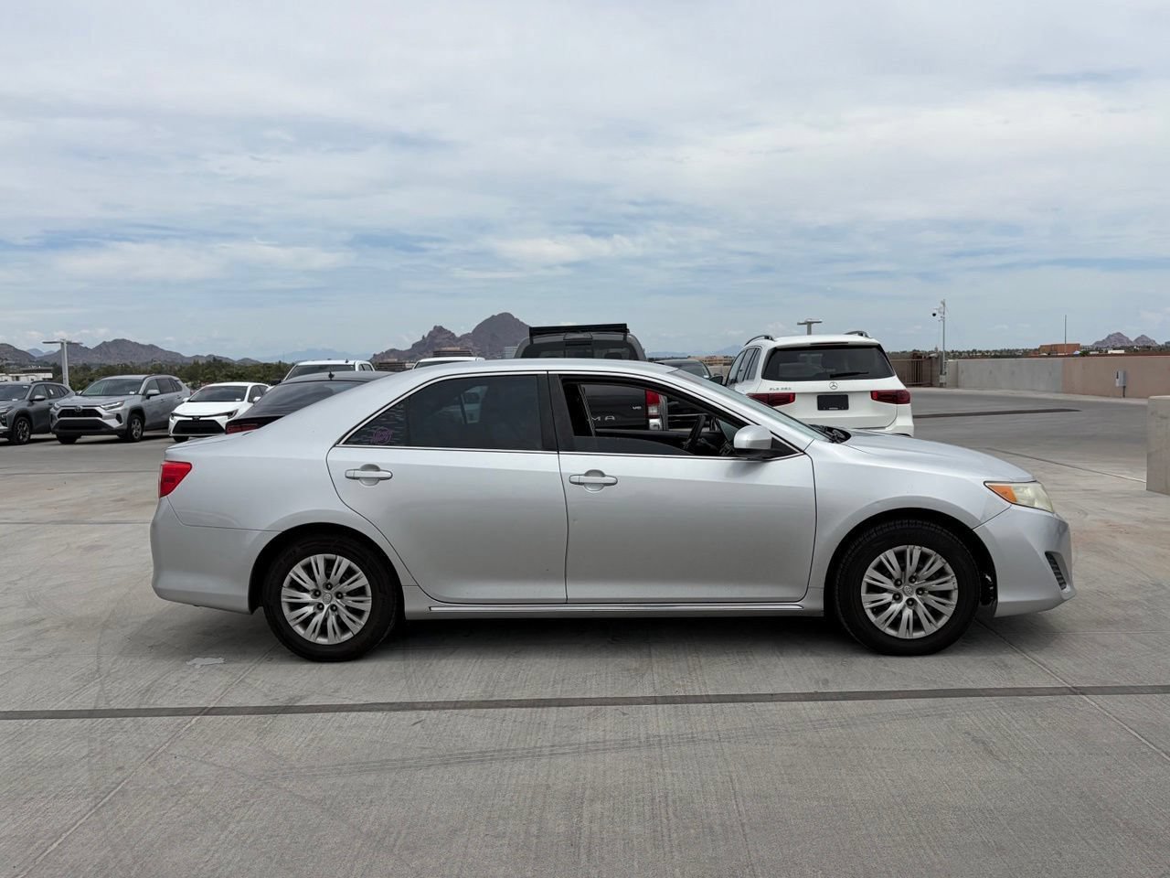 Used 2014 Toyota Camry LE w/ Protection Package FWD image 3