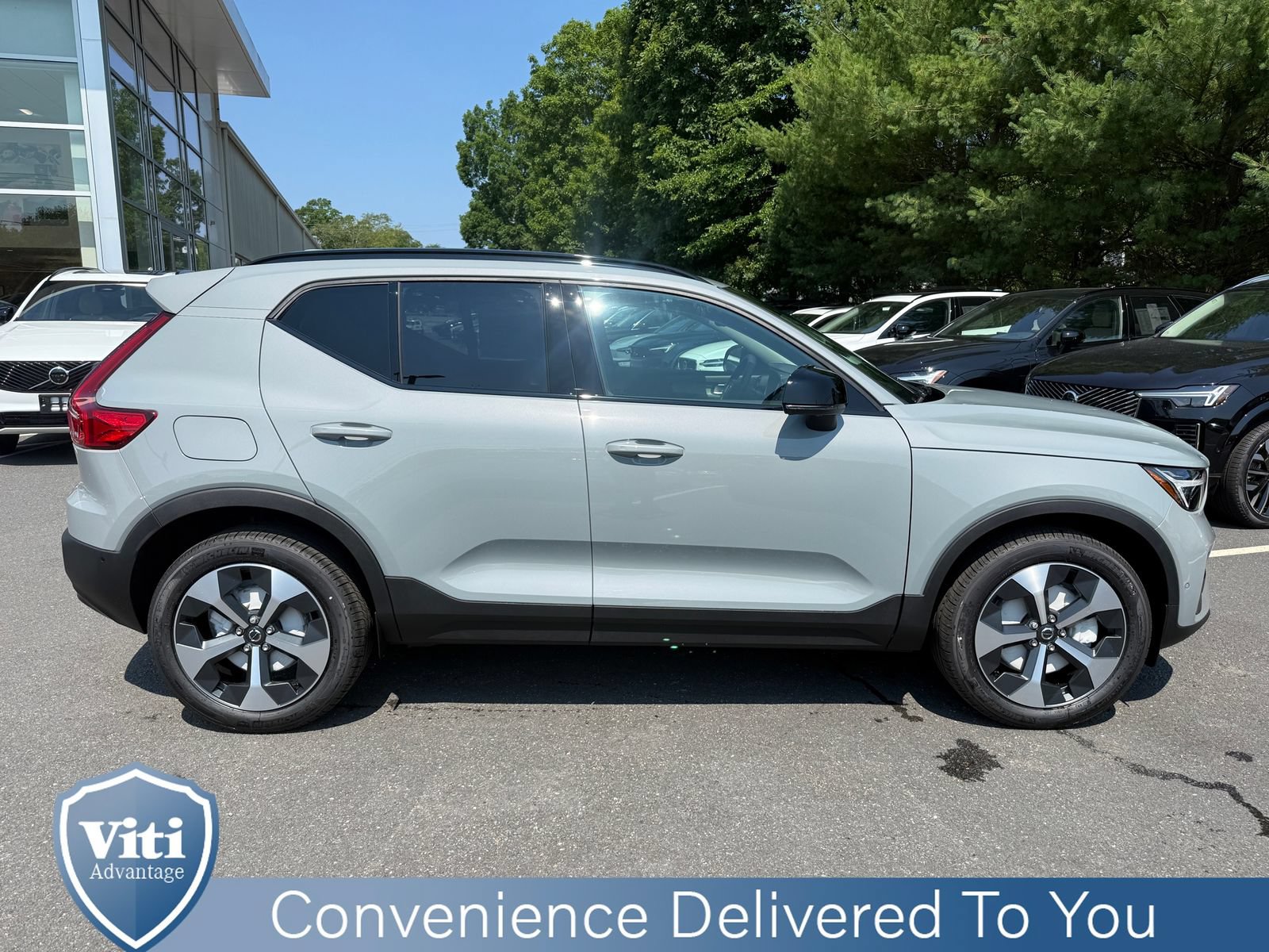 New 2026 Volvo XC40 B5 Plus w/ Protection Package Premier AWD/4WD image 9