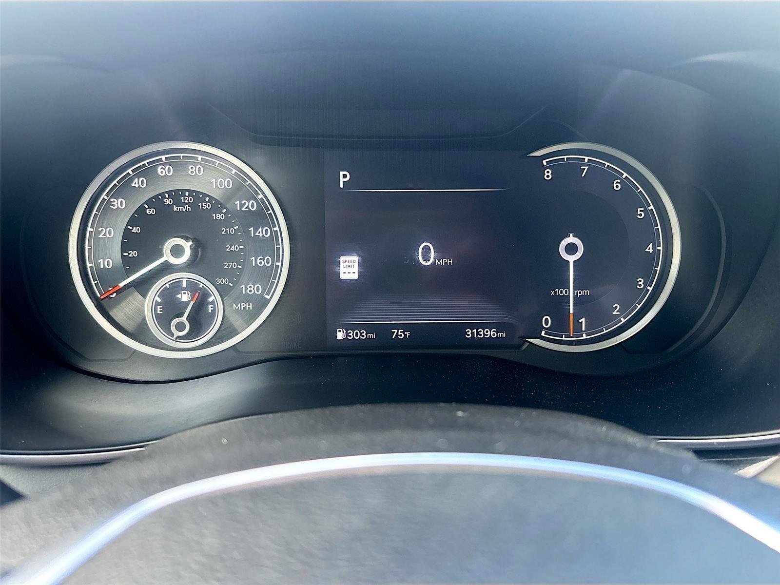 Used 2025 Genesis G70 2.5T RWD image 13