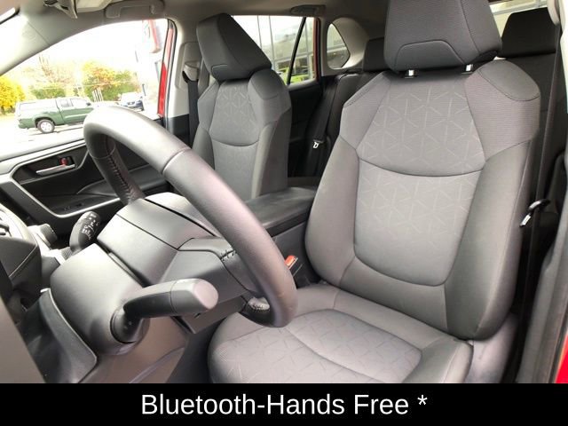 Used 2025 Toyota RAV4 XLE image 11