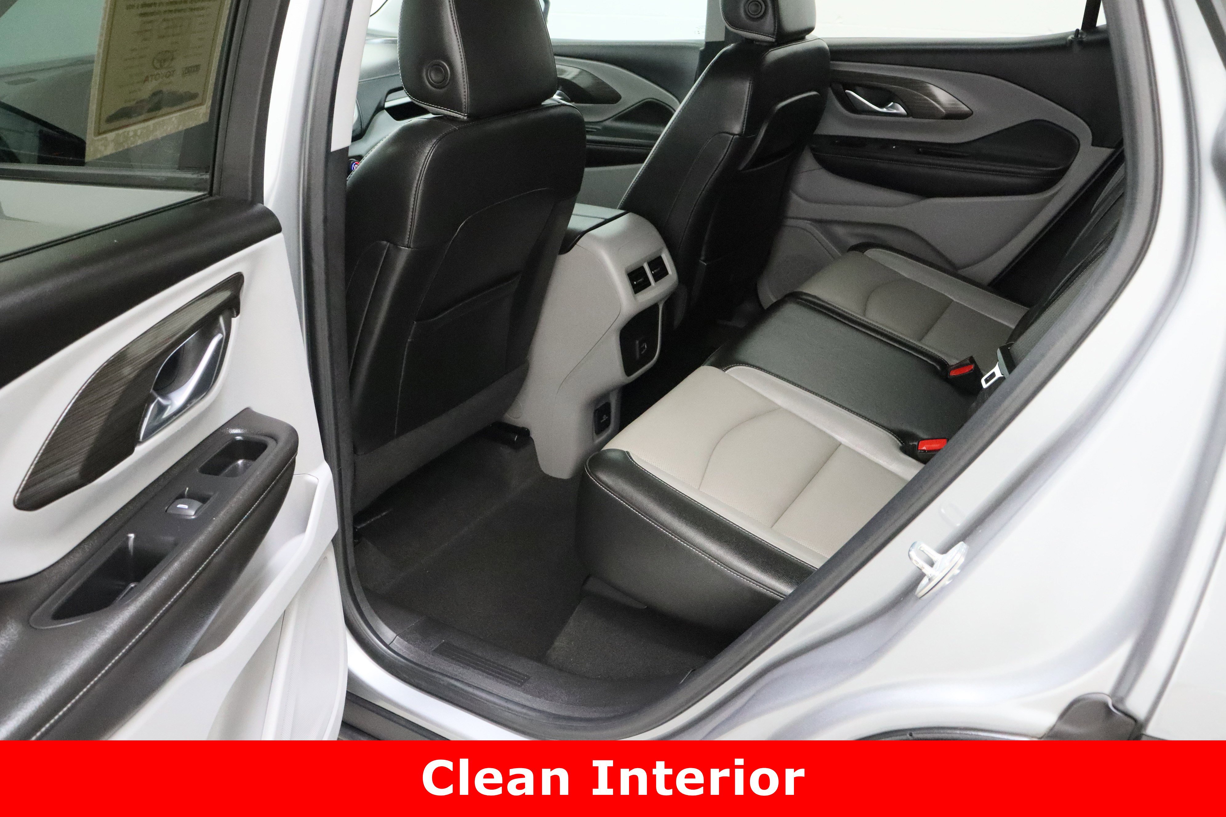 Used 2023 GMC Terrain SLT image 28