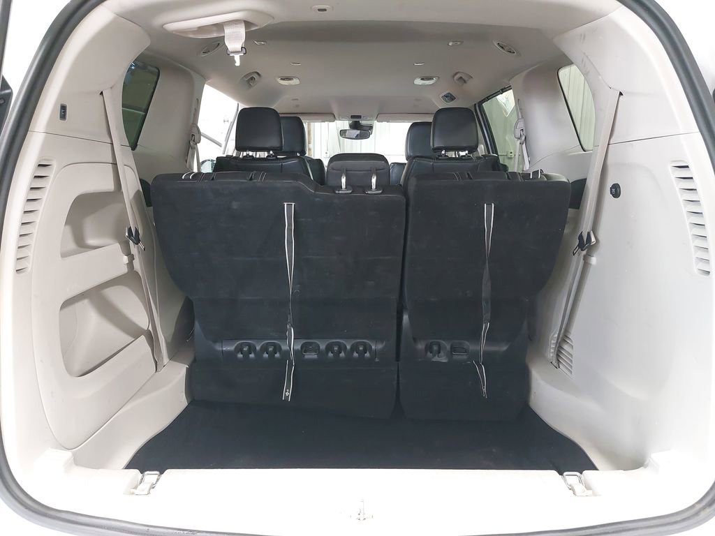 Used 2024 Chrysler Pacifica Touring-L FWD image 12
