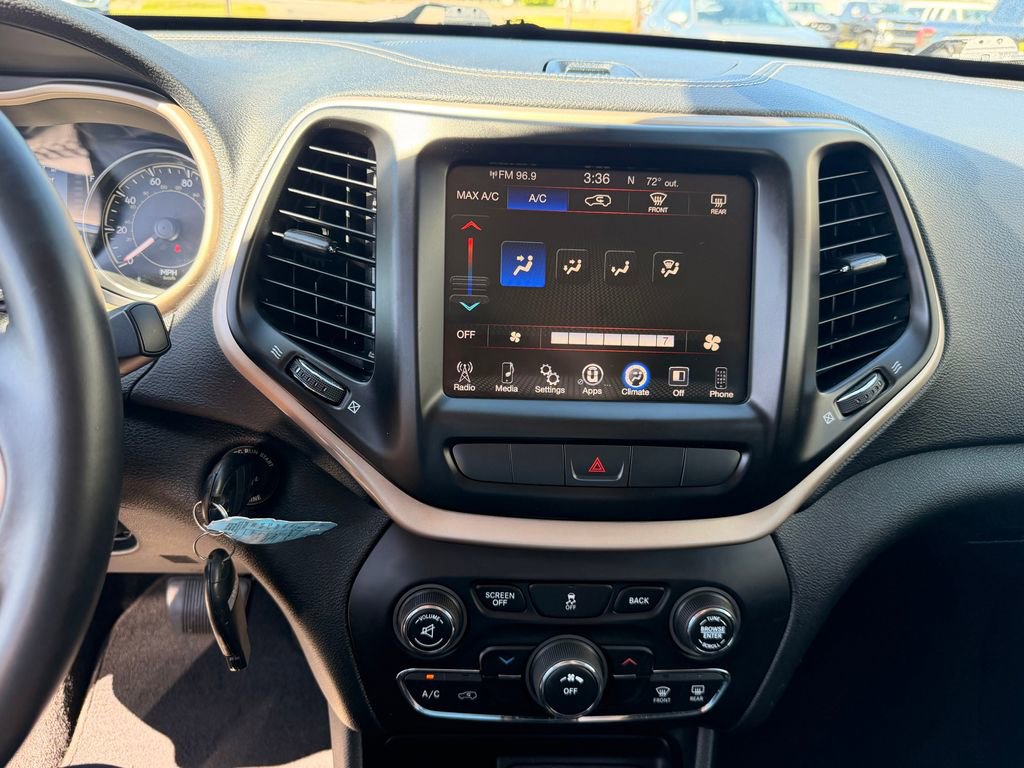 Used 2014 Jeep Cherokee Latitude AWD/4WD image 19